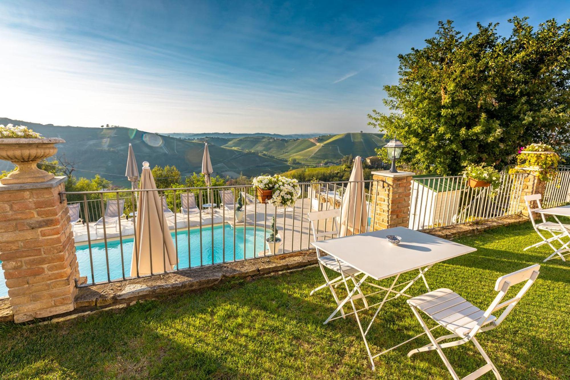 Locanda San Giorgio Neviglie Bagian luar foto